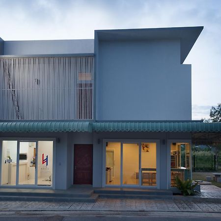 Lin House Hotell Thalang Exteriör bild