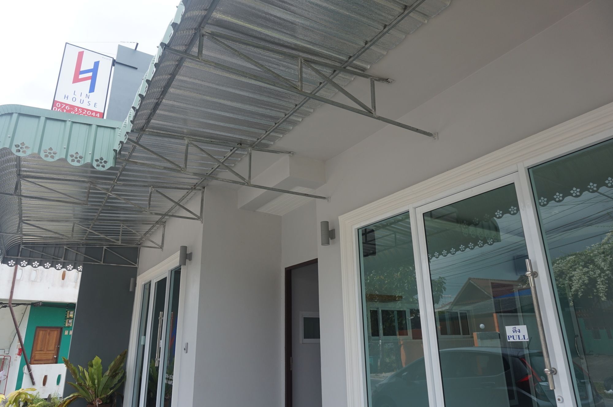Lin House Hotell Thalang Exteriör bild